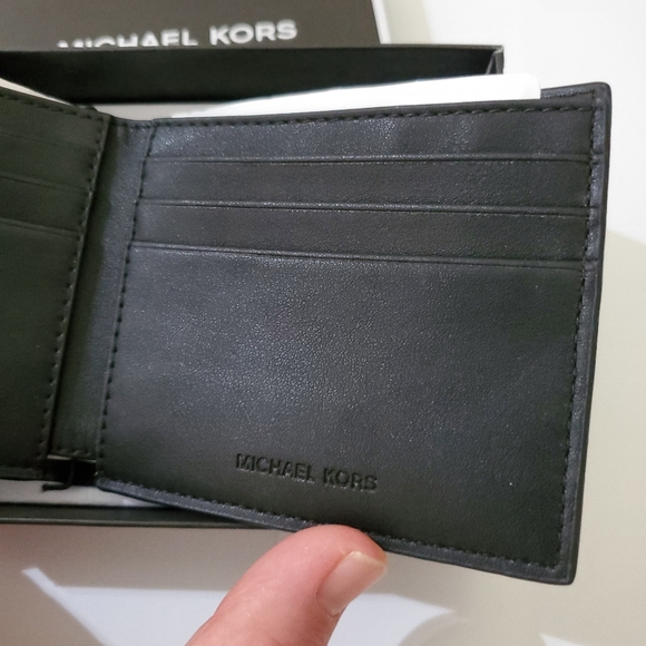 🤩 New with tags authentic Michael Kors real leather black men's wallet - Picture 4 of 8